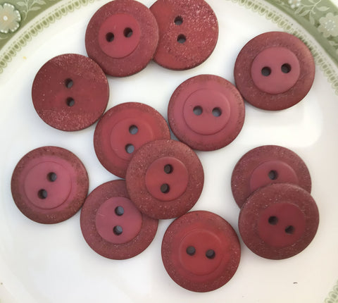 Pack of 12 Vintage 20mm red Buttons