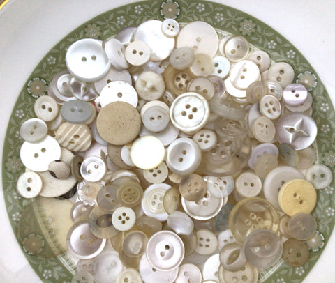 75g Assortment  Ivory and creams Vintage Buttons Asst 10