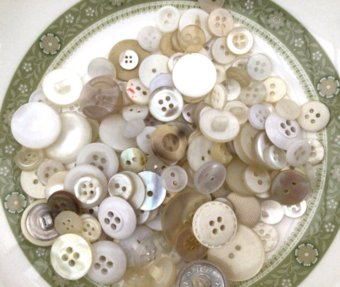 75g Assortment  Ivory and creams Vintage Buttons Asst 12