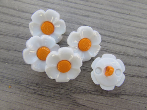 18mm Flower Buttons White and Yellow Daisy Buttons on Shank in Packs 5, 10 or 20
